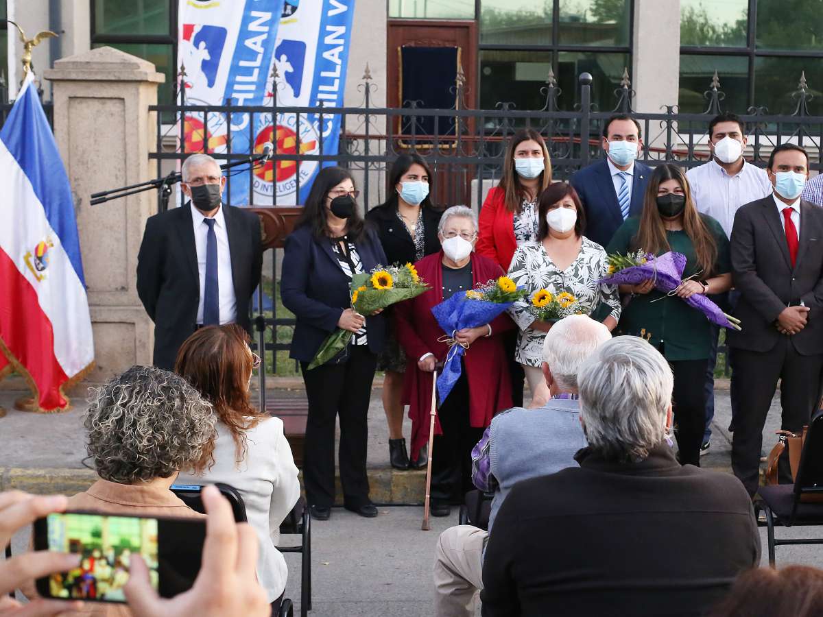 Municipio chillanvejano instaló placa en memoria del concejal Nelson Ferrada