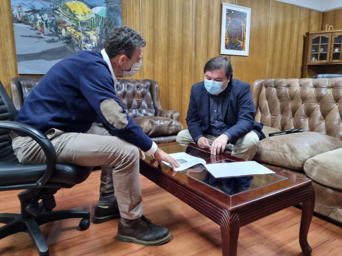 Alcalde y seremi coordinan iniciativas para mejorar la movilidad en Chillán