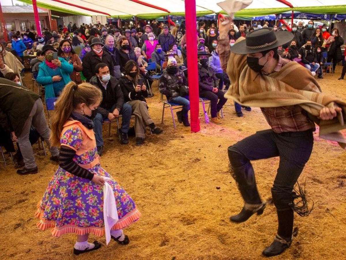 FIESTA DEL PAVO DE QUILLÓN VOLVIÓ EN GLORIA Y MAJESTAD ANTE CERCA DE 2 MIL PERSONAS