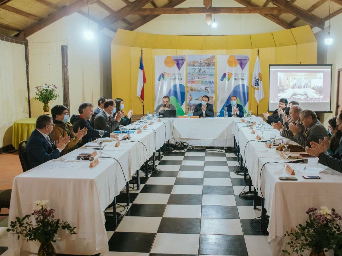 CONSEJO REGIONAL SESIONA EN COBQUECURA PARA APROBAR LA PAVIMENTACIÓN DEL CAMINO ENTRE COLMUYAO Y TAUCÚ