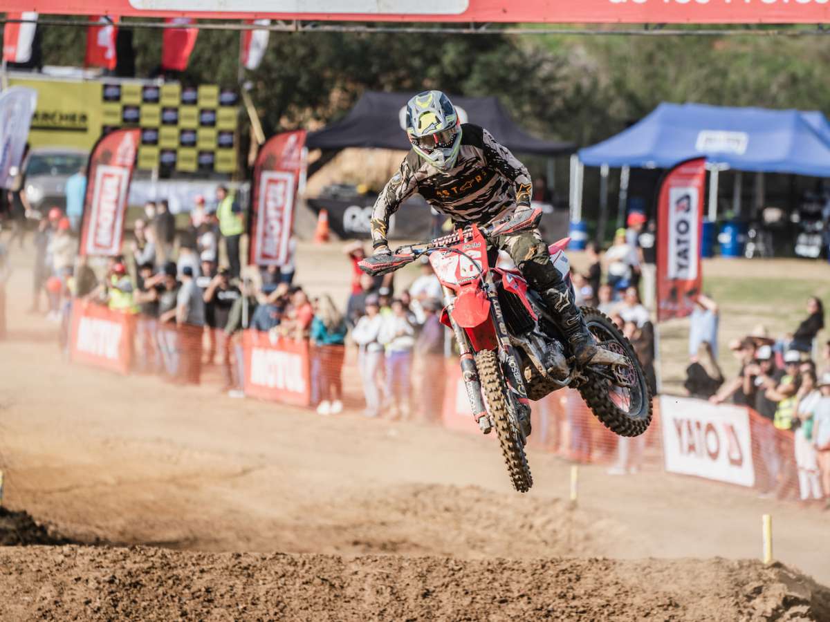 Javier Vásquez rompe el invicto de Villaronga  y se impone en el CHILE MX