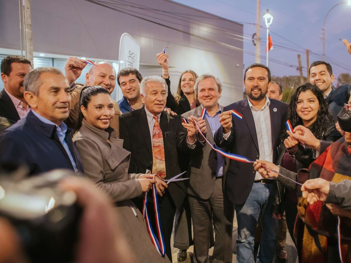 GOBERNADOR CRISÓSTOMO Y ALCALDE RICE INAUGURAN ACERAS DE LA PRINCIPAL AVENIDA DE SAN NICOLÁS 