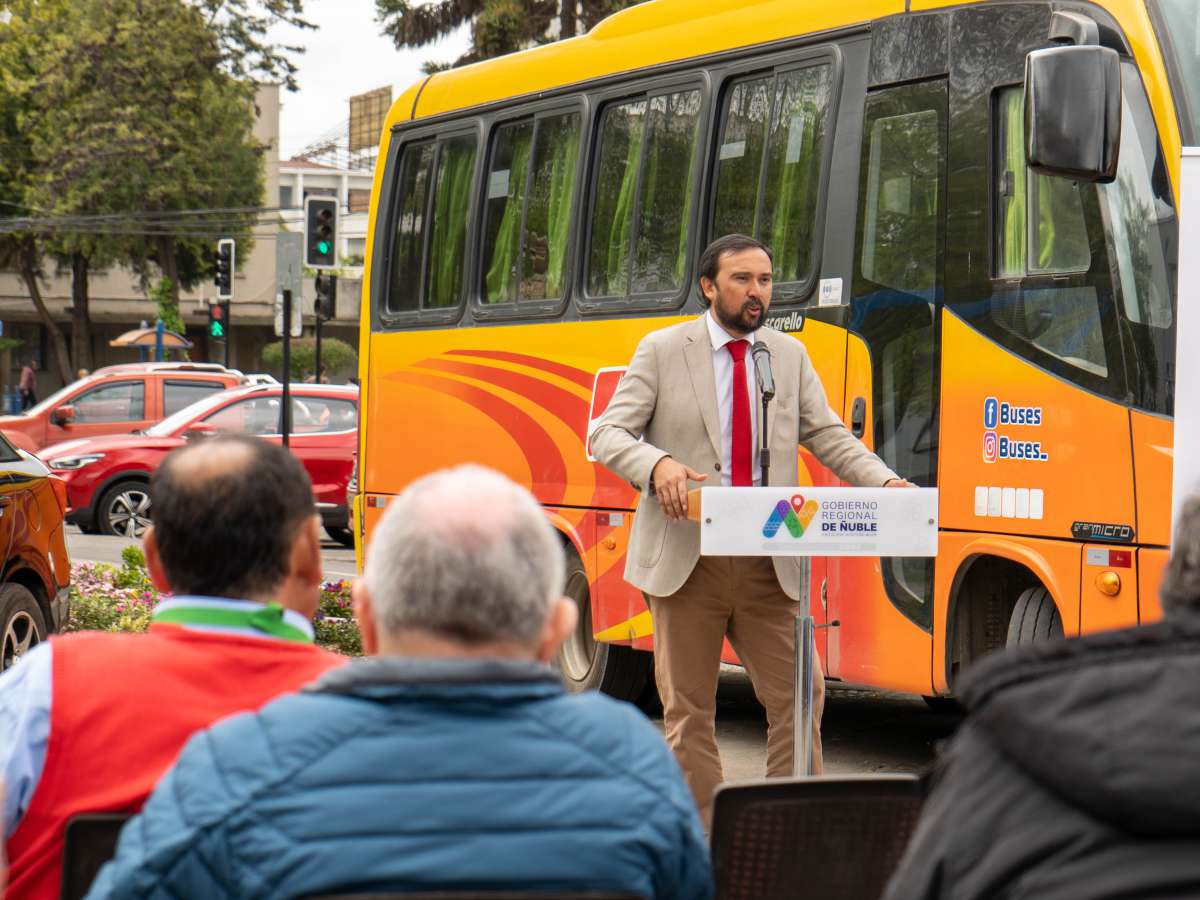 Más de 150 transportistas reciben certificados  para Renovar sus Micros y Colectivos con  programa del Gobierno Regional 