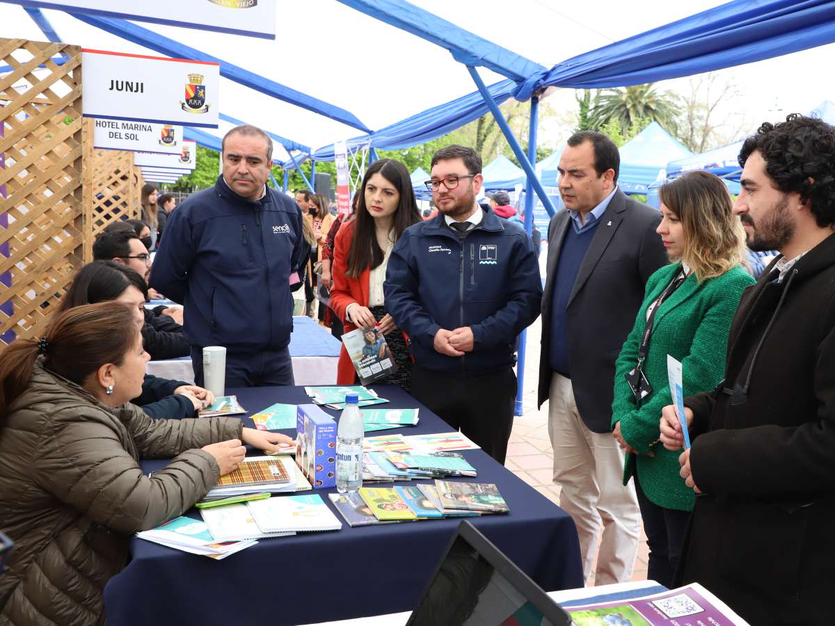 EMPRESAS Y SERVICIOS PÚBLICOS SE DIERON CITA EN PRIMERA FERIA LABORAL CON PERSPECTIVA DE GÉNERO DESARROLLADA EN CHILLÁN VIEJO 