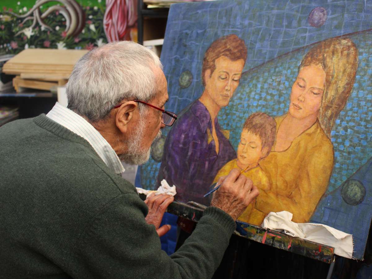 Escuela Claudio Arrau inaugura la exposición de artista adulto mayor