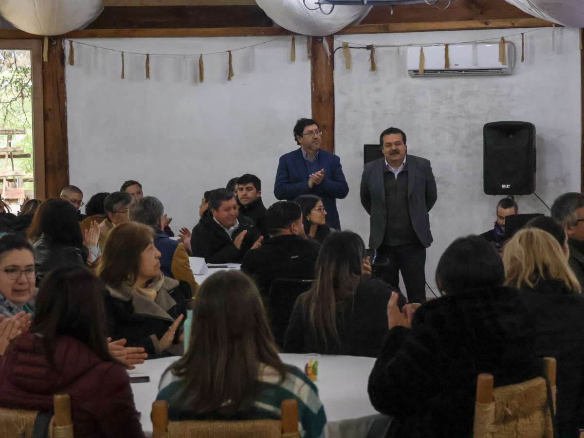 PRIMER ENCUENTRO DE EDUCACIÓN RURAL DE ÑUBLE REÚNE A MÁS DE 100 PROFESORES DISCUTIR EL FUTURO DE LA EDUCACIÓN PÚBLICA