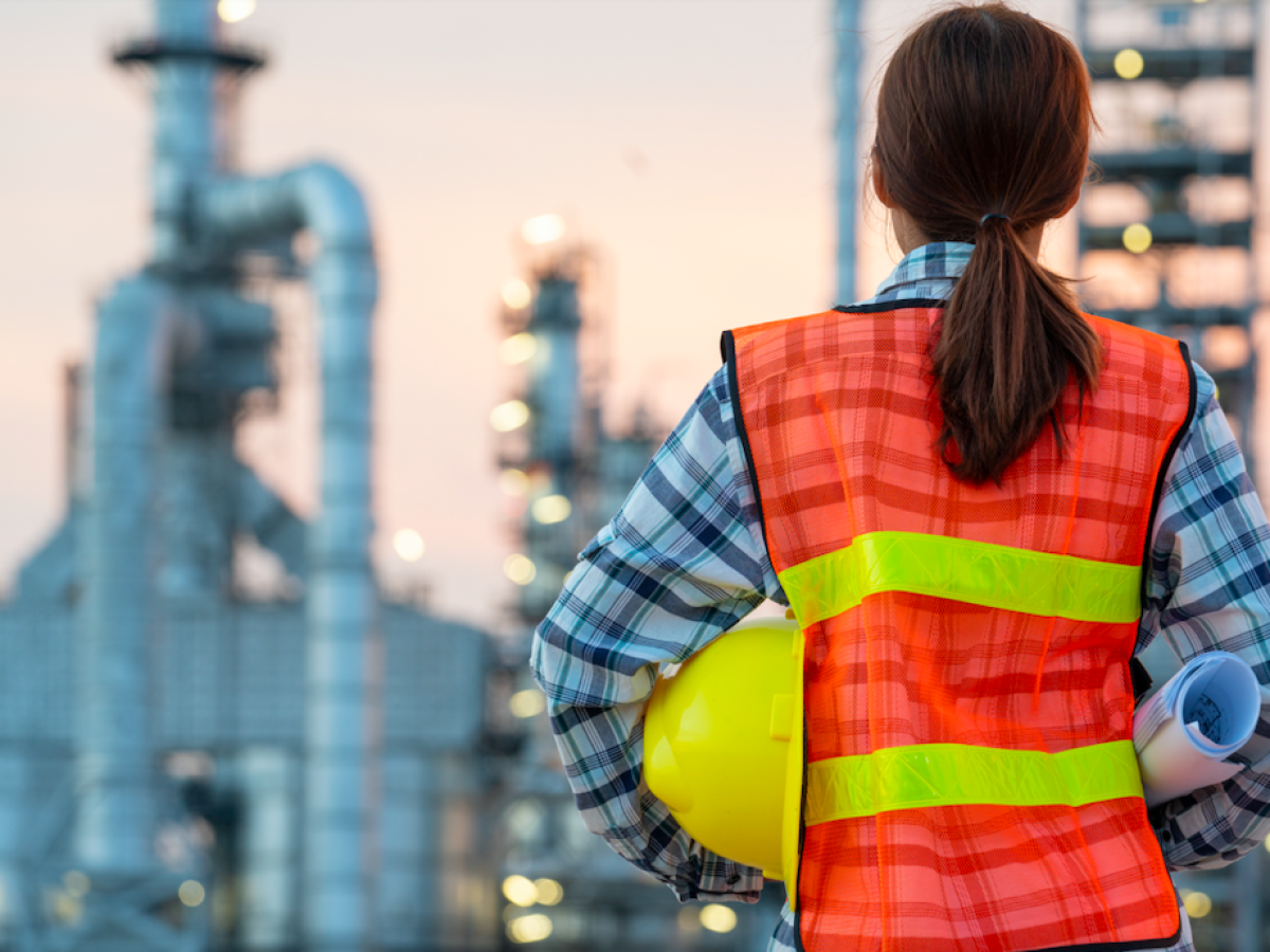 Programa “Mujeres en obra” incentiva el empleo con capacitaciones en la industria del bodegaje