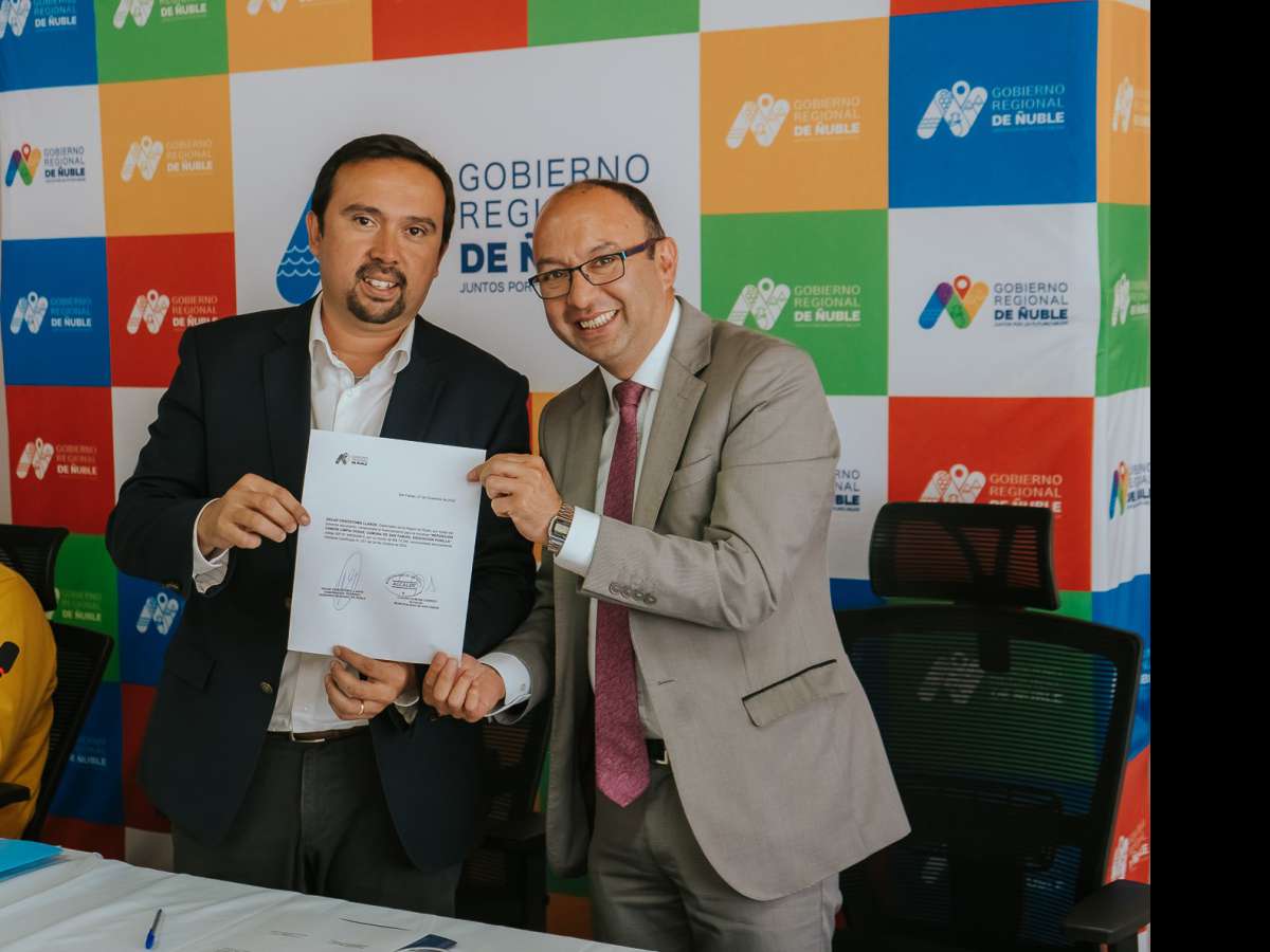 Gobierno Regional financia camión limpiafosas para San Fabián