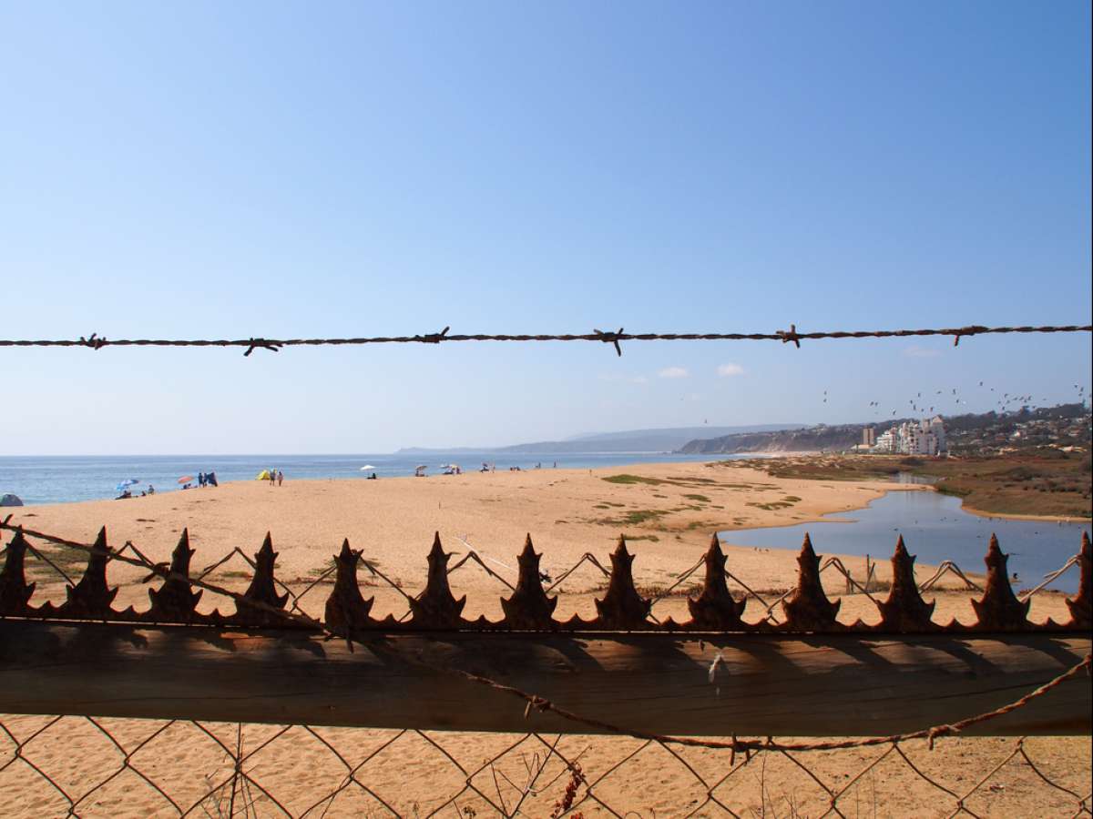 Lanzan guía para conocer y denunciar hechos que afecten el libre tránsito en las playas