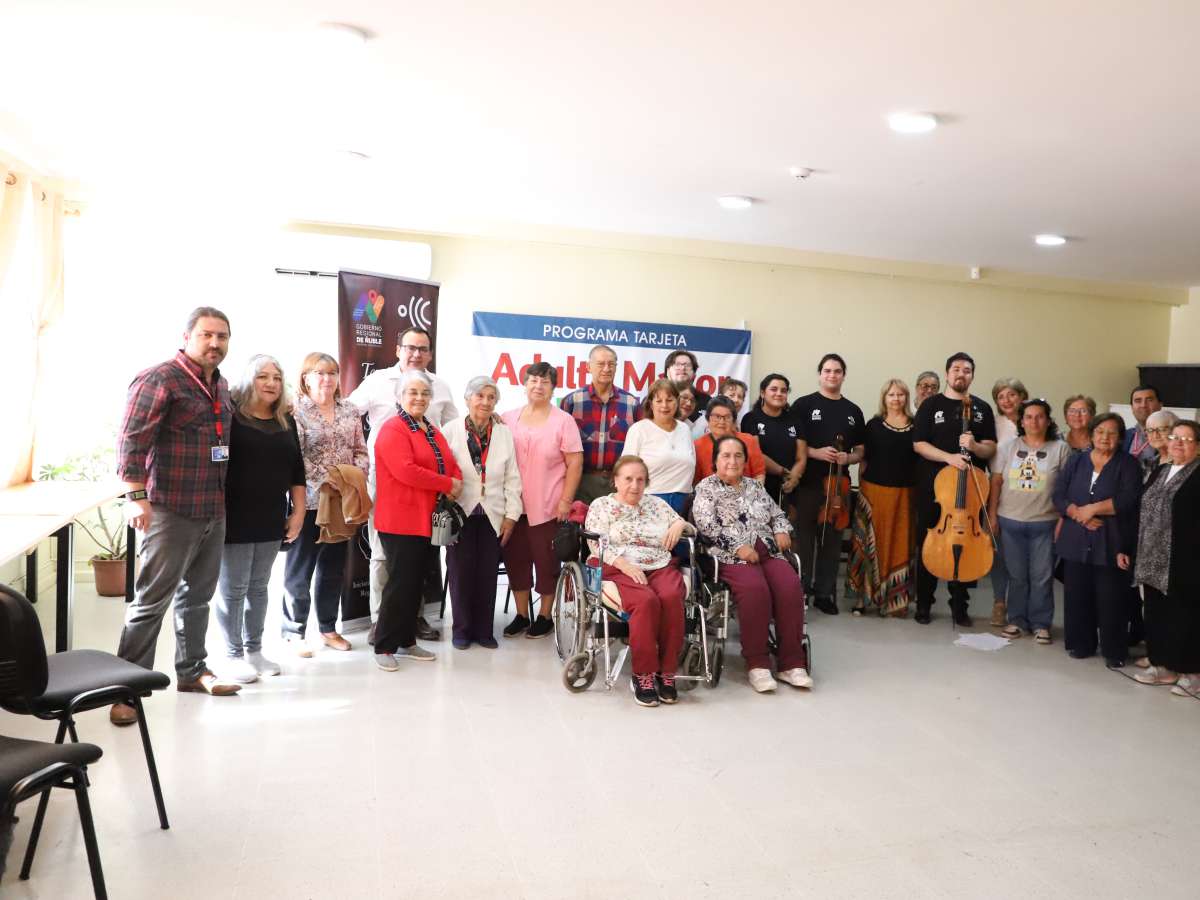 ORQUESTA DE CÁMARA DE SAN CARLOS ENCANTÓ A ADULTOS MAYORES CHILLANVEJANOS