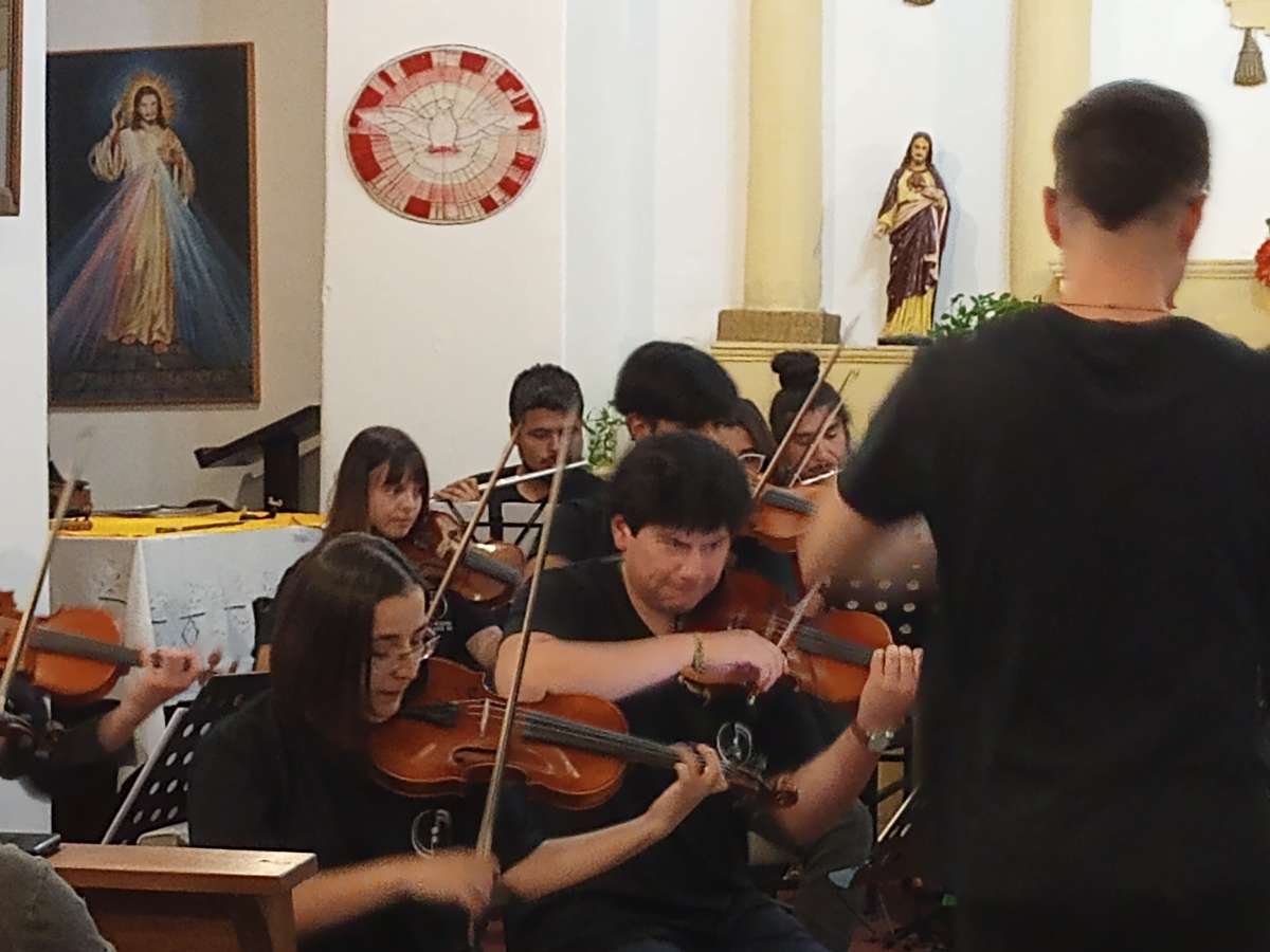 Tres integrantes de Escuela Artística  participan en una gira por Argentina