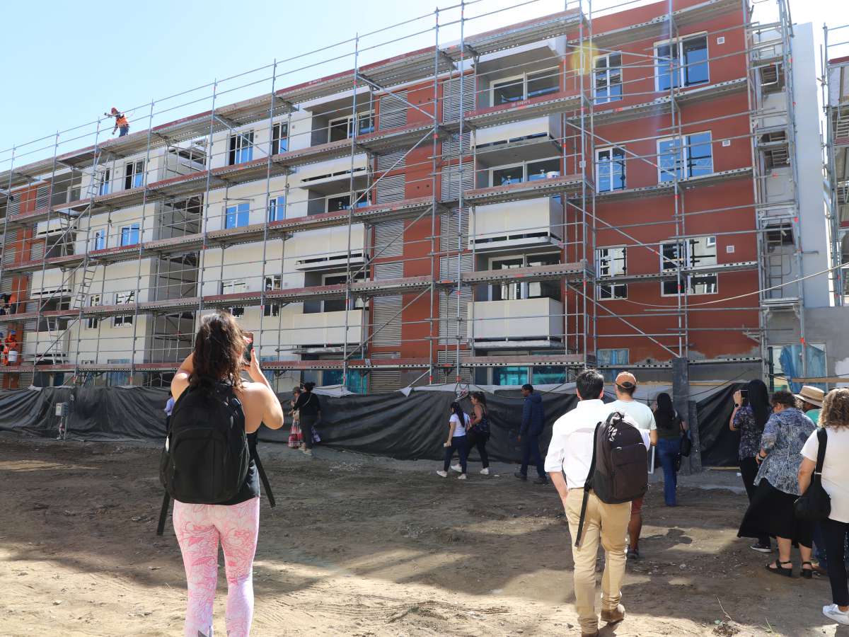 190 familias chillanvejanas conocieron sus futuros  departamentos