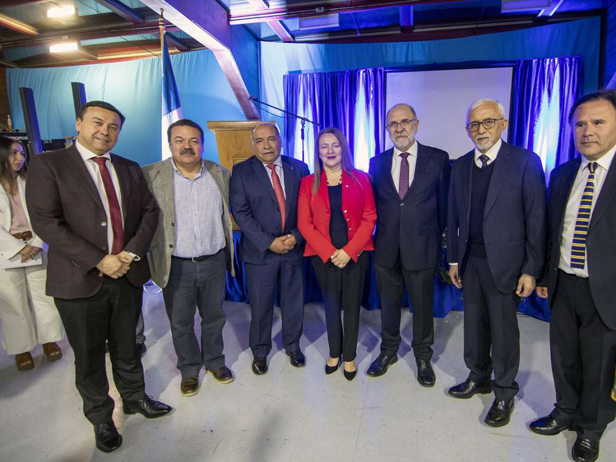 Junto con el Seremi de Educacion de Ñuble Profesor Cesar Riquelme Alarcon la Corporación Educacional Colegio Concepción Ñuble inicia año escolar