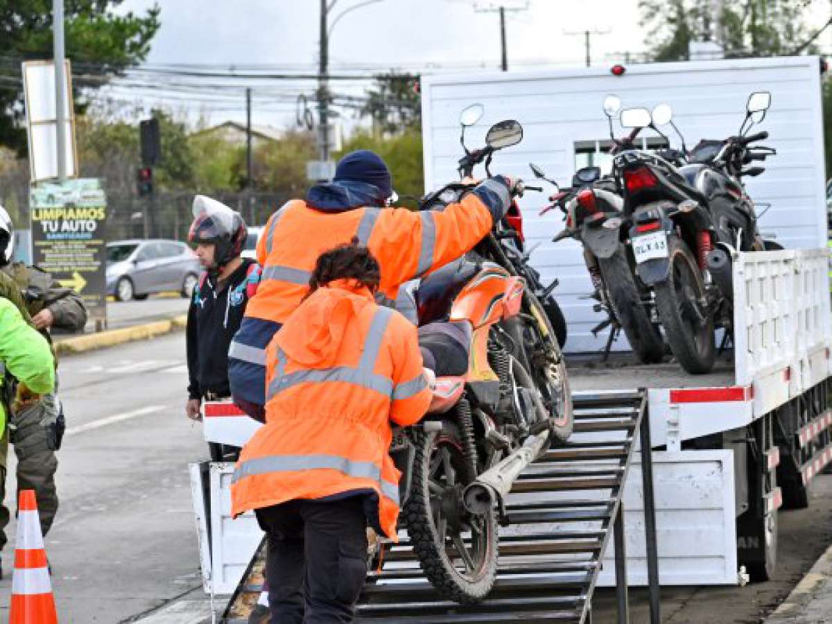 Carabineros decomisa vehículos sin antecedentes requeridos en Chillán