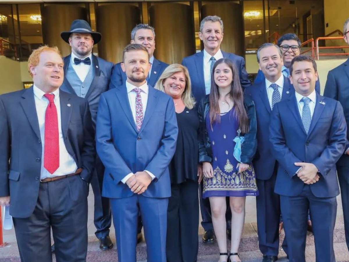 Diputados Republicanos exigen destitución del Subsecretario de Redes Asistenciales en un plazo de 24 horas