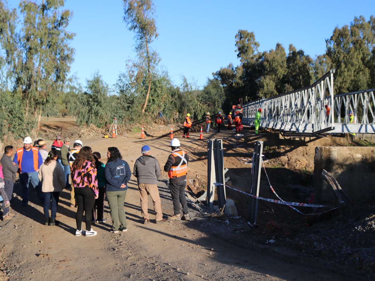 Ministerio de Obras Públicas instala puente mecano de emergencia en ruta N-280 para asegurar conectividad vial en sector Las Juntas