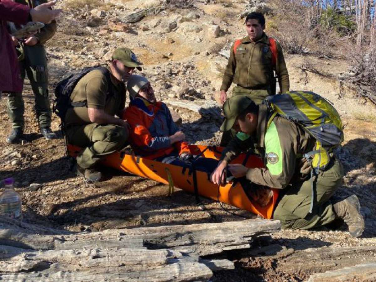 Rescatan a hombre lesionado en la montaña gracias a la rápida acción de Carabineros en Tenencia Fronteriza Las Trancas