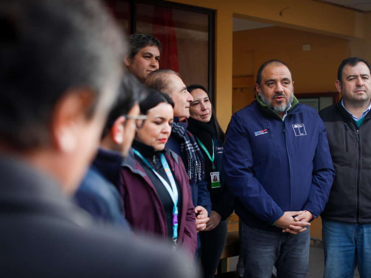 Ministro de ducación y autoridades recorren Región del Maule para catastrar daños