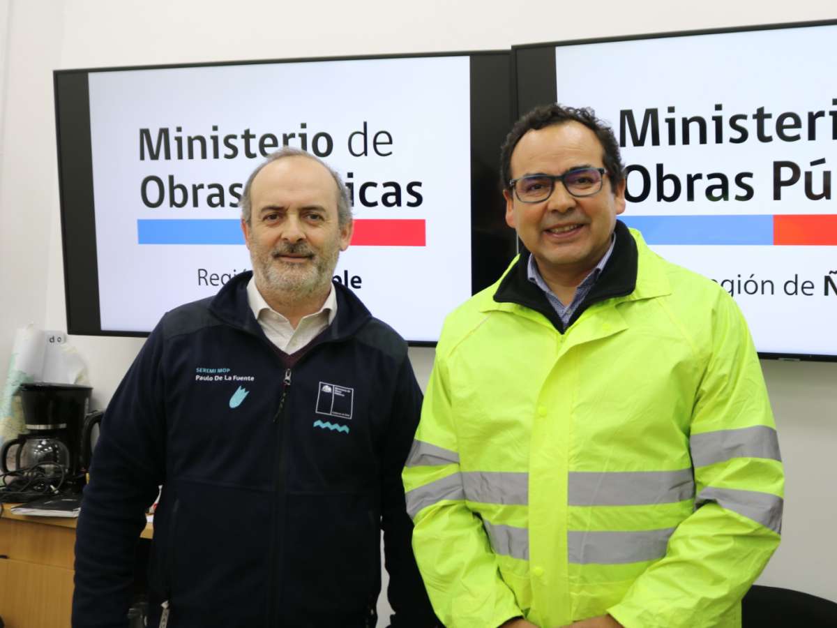 MOP y municipio de Chillán Viejo abogan por la recuperación del mayor mosaico de piedra de María Martner