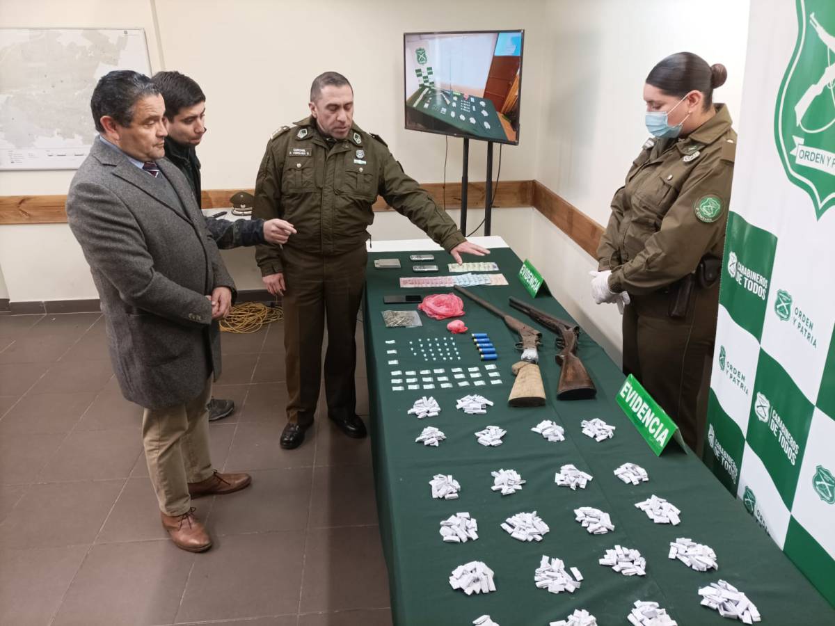 Diez detenidos en operativo desarrollado por la Fiscalía y OS7 de Carabineros tras desbaratar diversos puntos de venta de droga en San Carlos