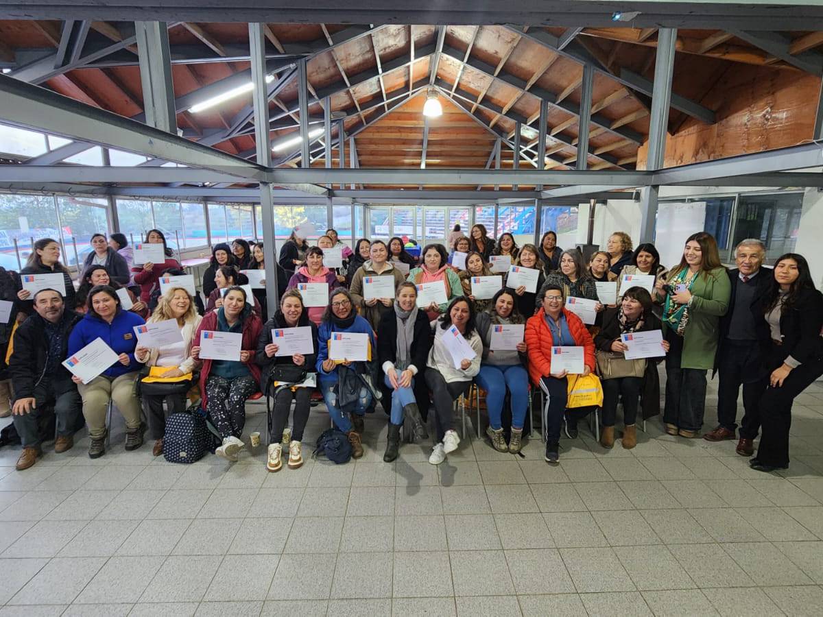 San Nicolás: 61 mujeres se certificaron en primeros auxilios y manipulación de alimentos