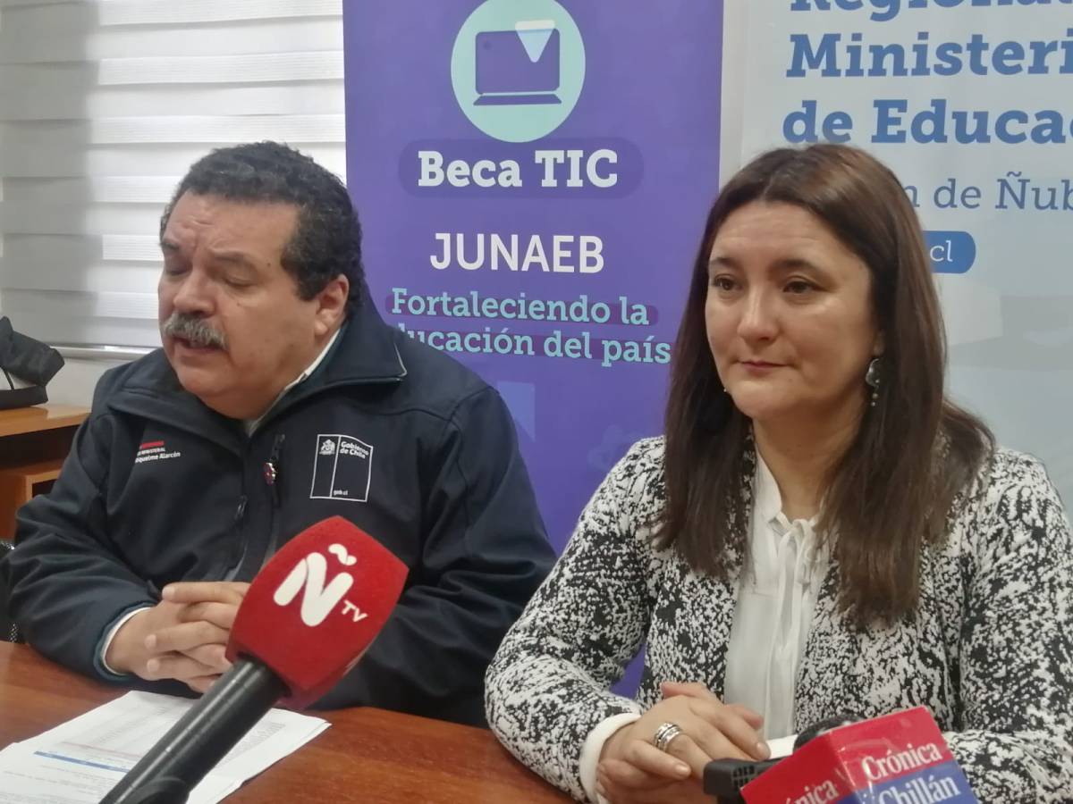 Este jueves se inició proceso de entrega de becas TICS que implican 4570 computadores que beneficiarán a igual número de alumnos de 7° básico