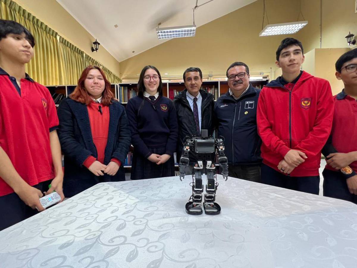 Jóvenes del Liceo Bicentenario San Nicolás participarán en Mundial de Robots en Japón