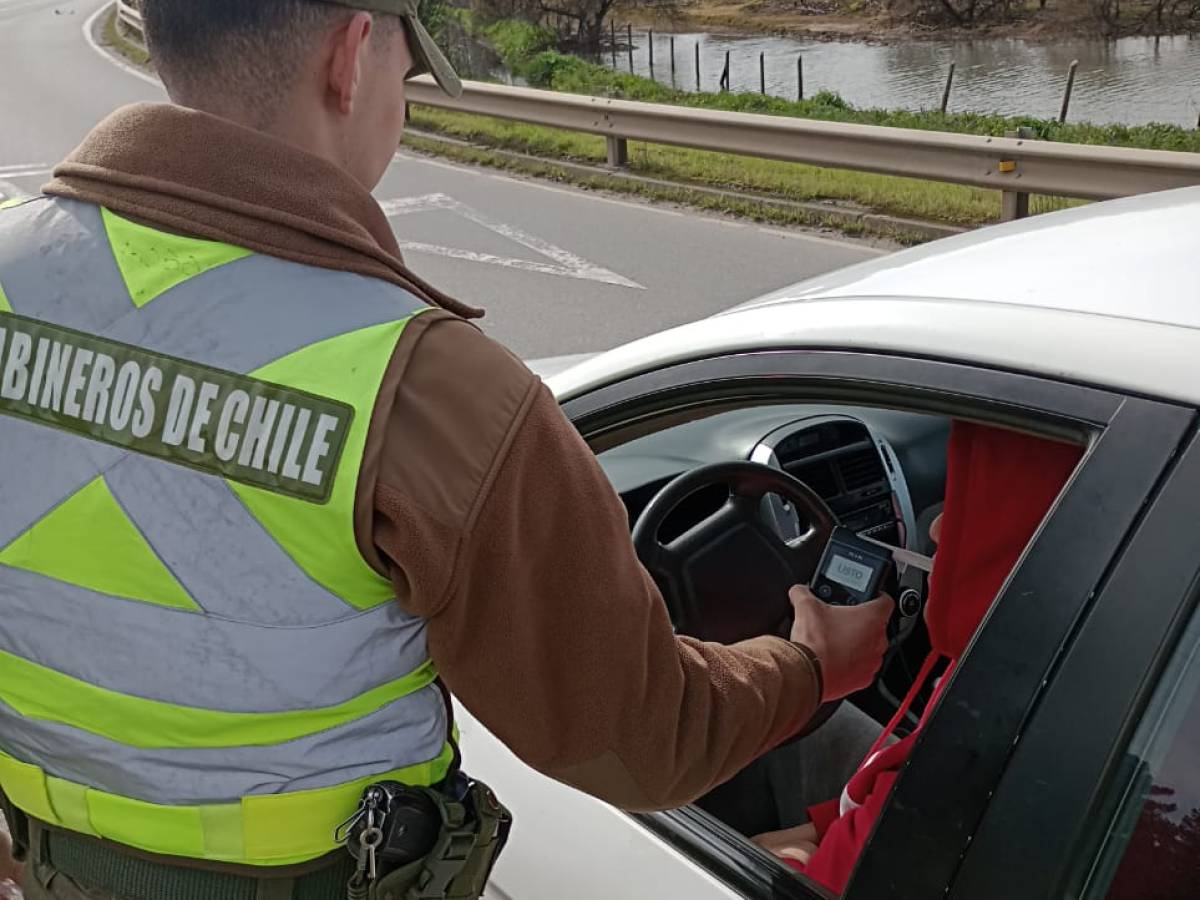 Balance de Fiestas Patrias: Carabineros registró -64 por ciento de accidentes y 30 detenidos por conducción con alcohol y drogas
