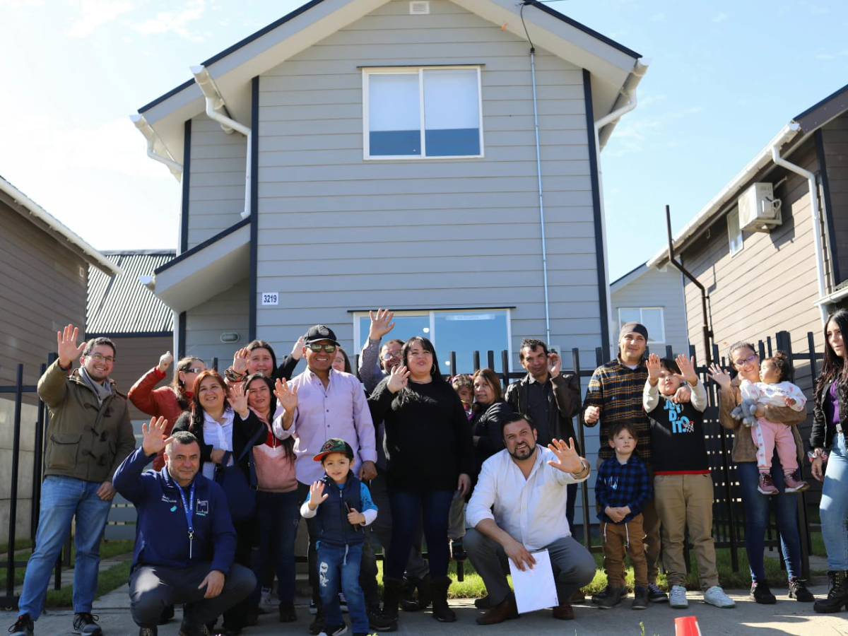 Familias de campamentos son incorporadas a proyecto habitacional y logran su vivienda propia