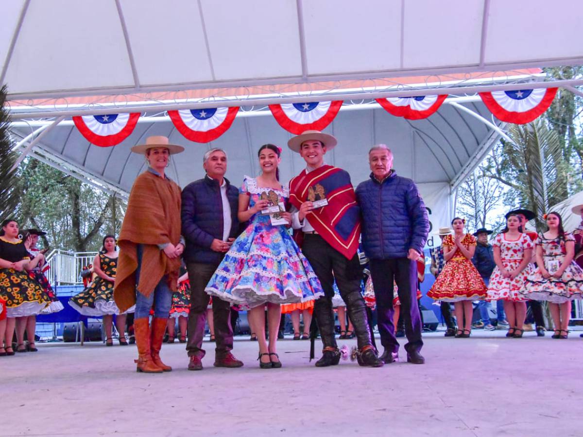Con Masivo de Cueca y Caravana Chichera cierran las Fiestas Patrias en San Nicolás