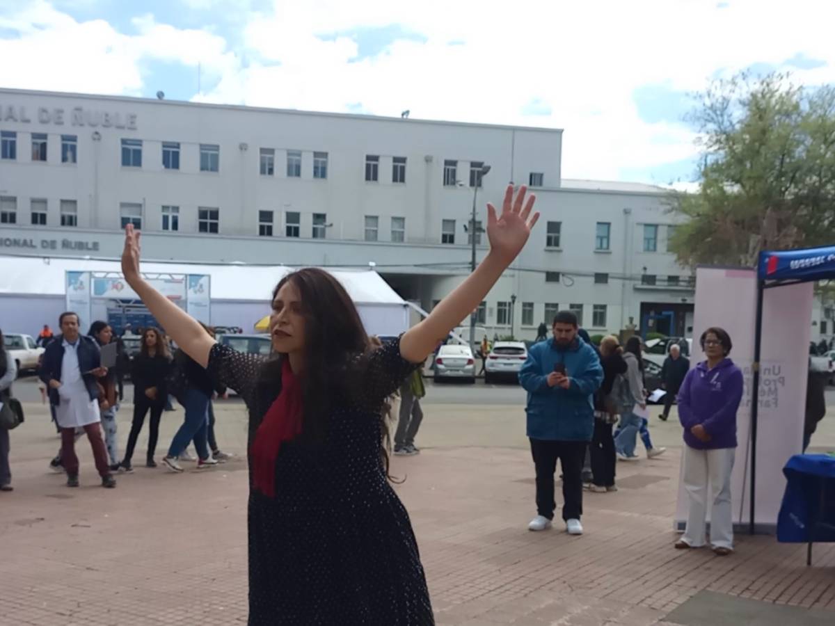 Solange Marchant representó a Extensión UBB con danza en jornada para personas mayores