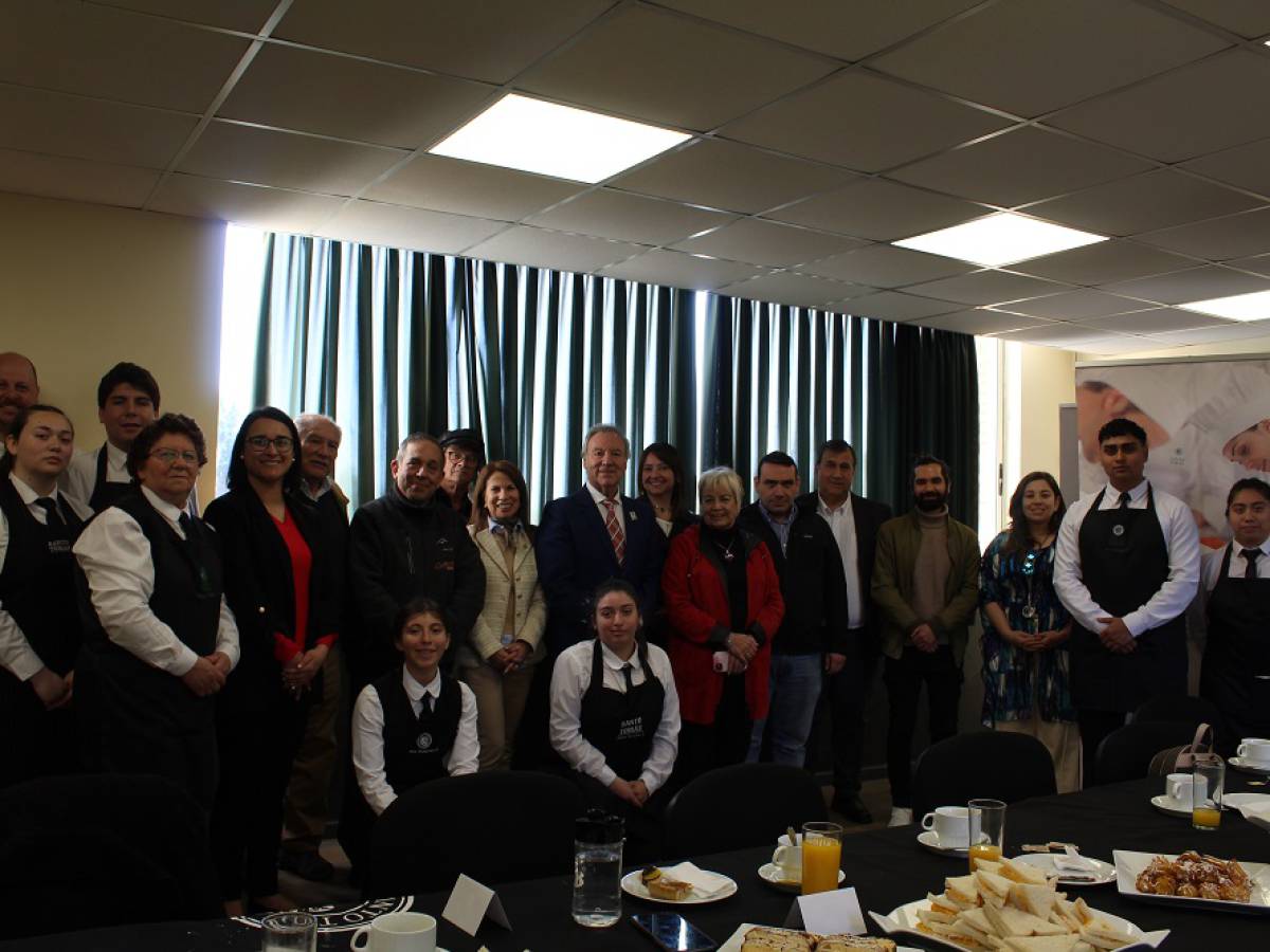 Santo Tomás reconoció labor de los trabajadores de los medios de comunicación