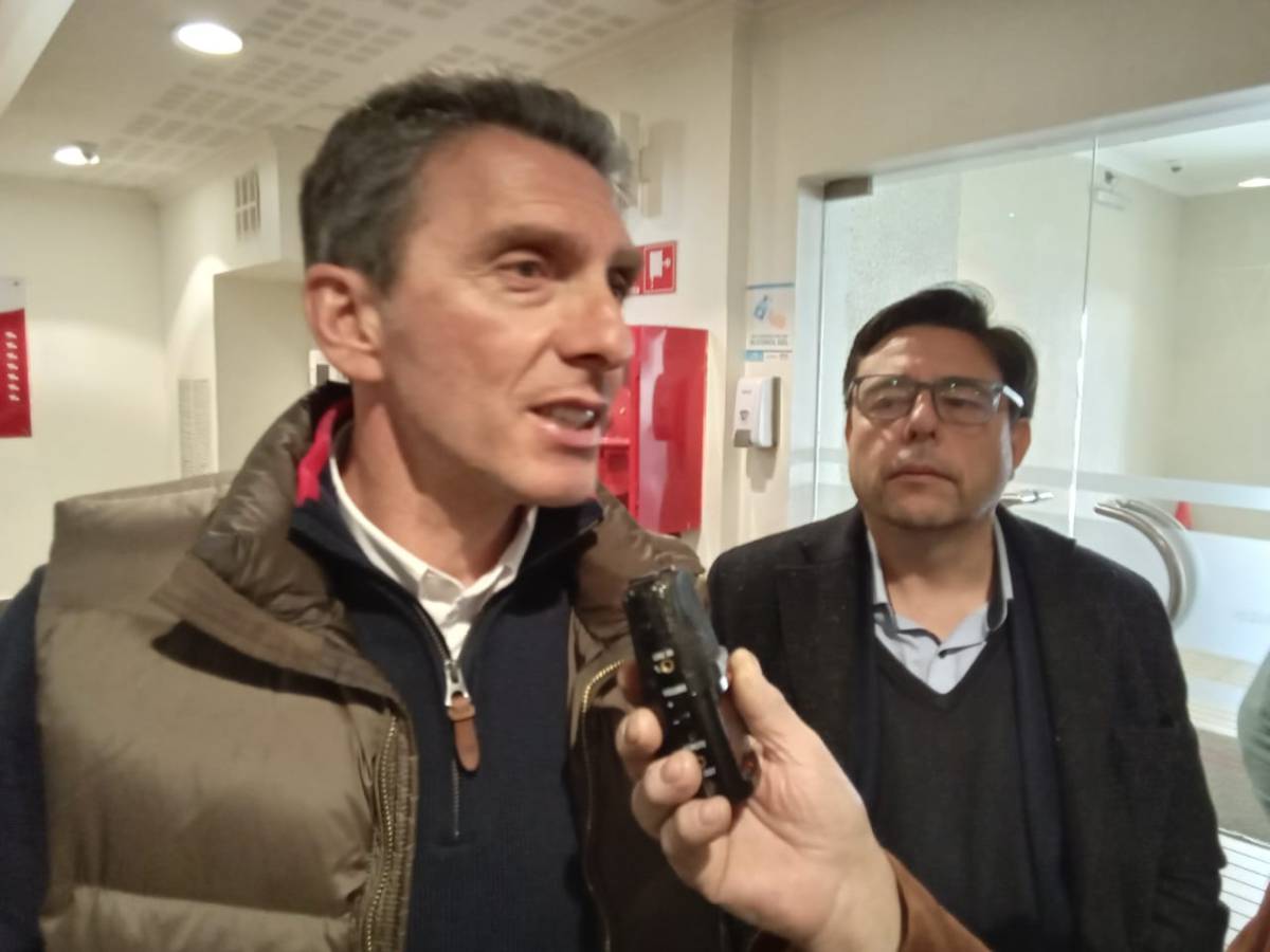 Alcalde y jefe del DAEM chillanejo aclararon situación de presunta fusión de establecimientos educacionales en la comuna