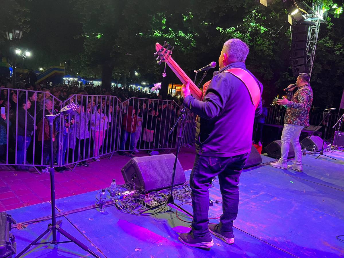 MAS DE 30 MIL PERSONAS LLEGARON A LA PLAZA MAYOR DE CHILLÁN VIEJO, A DISFRUTAR DE LA FIESTA DEL ROSARIO