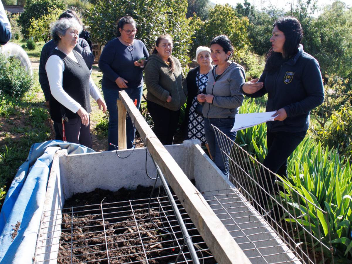 MUNICIPALIDAD DE QUILLÓN BUSCA REGENERAR SUELOS AGRÍCOLAS MEDIANTE EL VERMICOMPOSTAJE