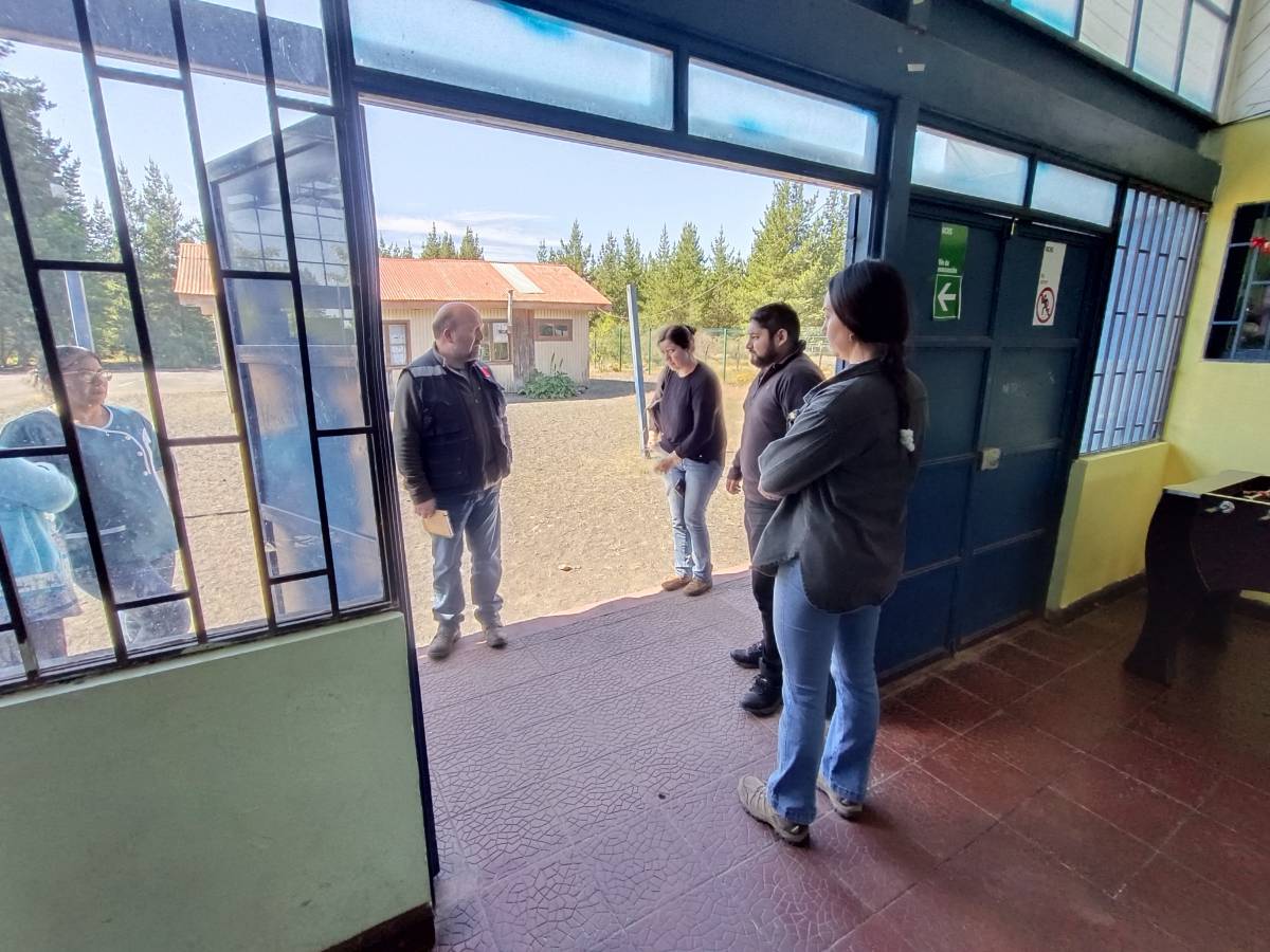 Comenzaron trabajos de aislación térmica del Ministerio de Energía en la Escuela El Roble de Yungay
