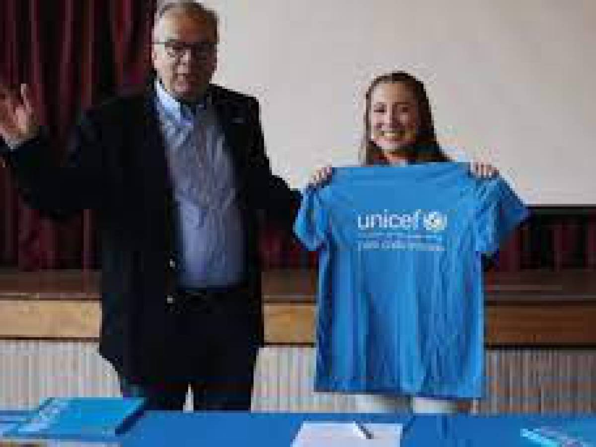 Astrónoma Teresa Paneque se convierte en la primera mujer Embajadora de UNICEF en Chile