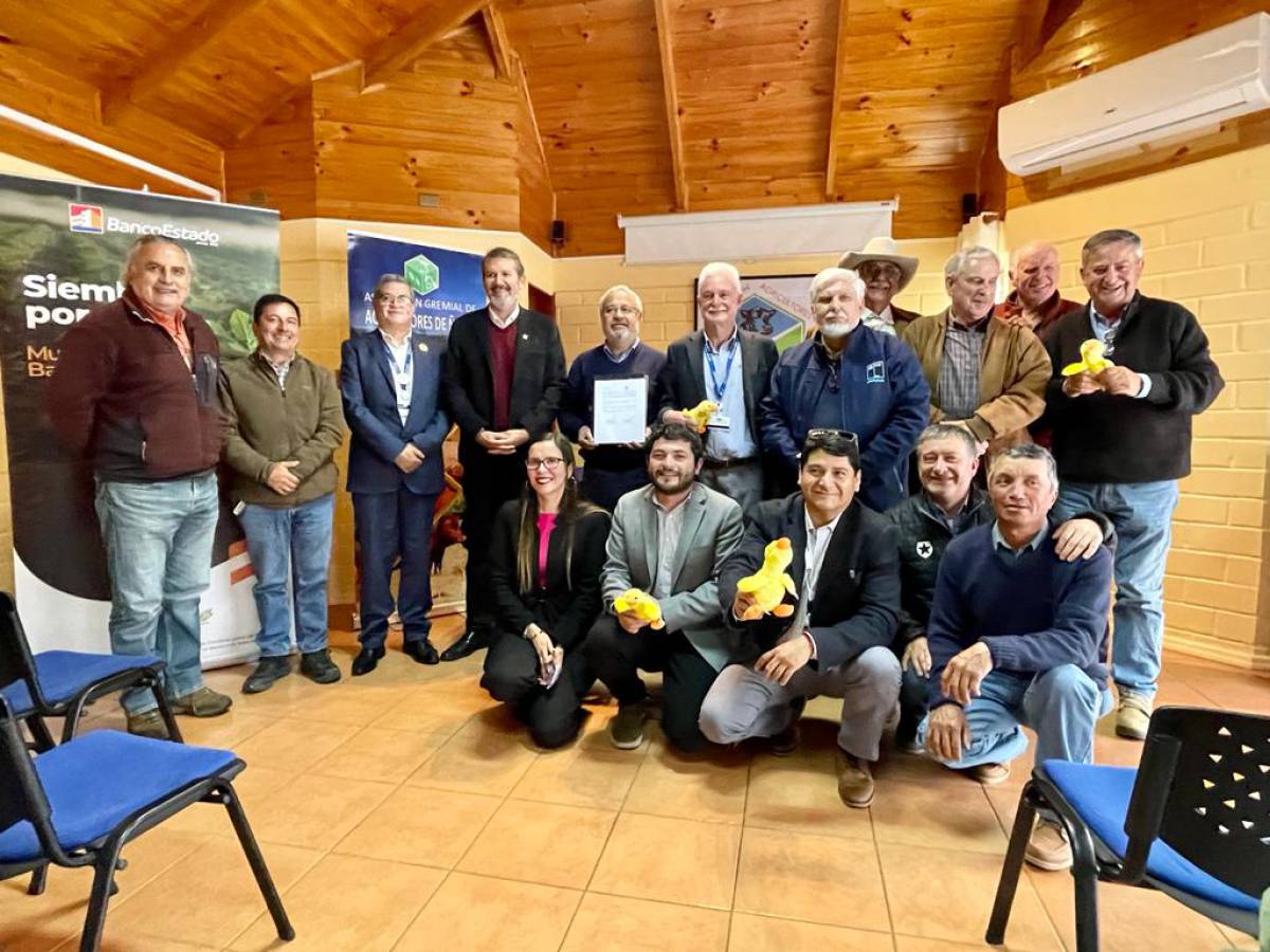Asociación Gremial de Agricultores de Ñuble y BancoEstado firman inédito convenio de colaboración