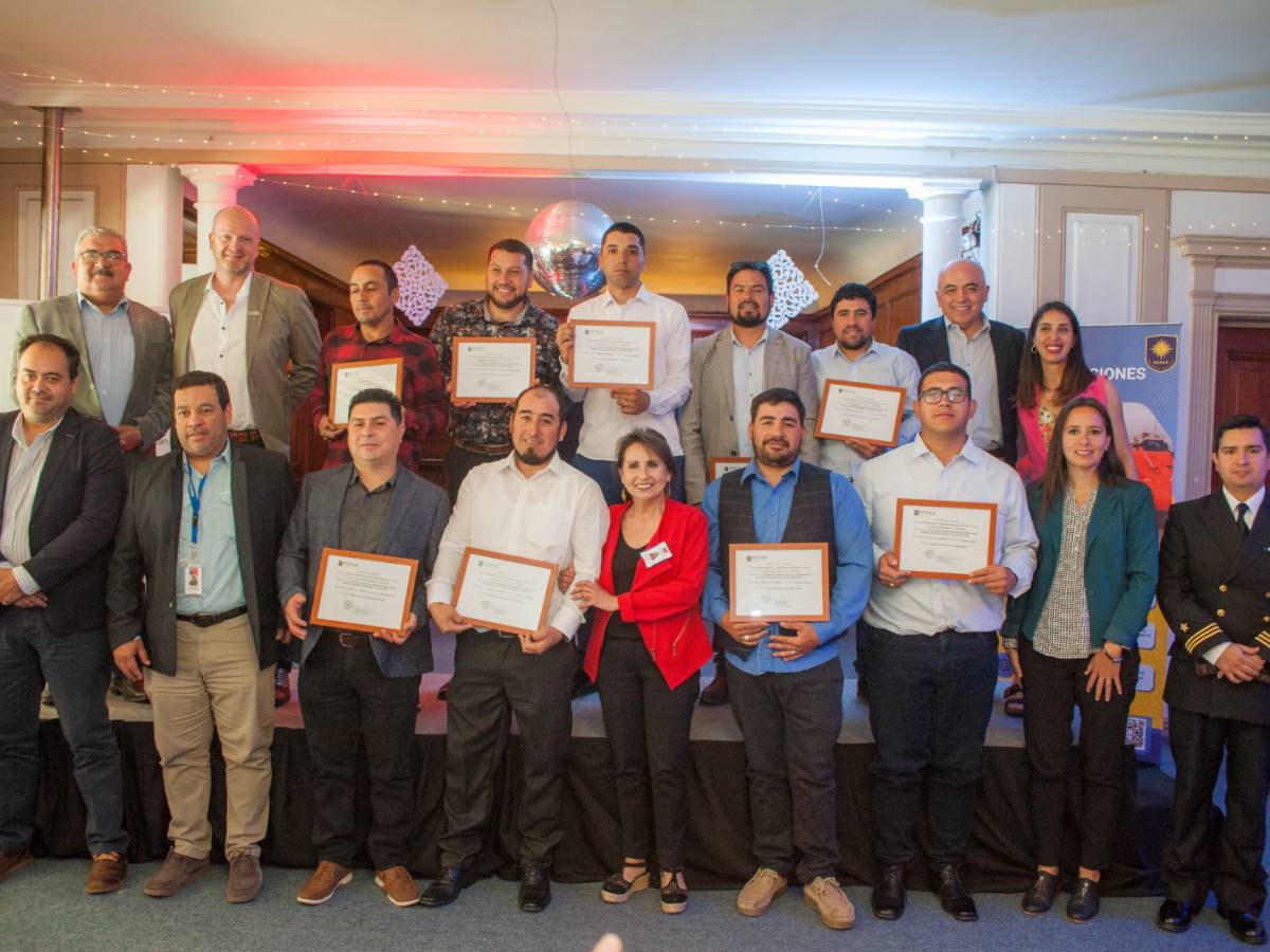 Tripulantes artesanales completan curso de formación para desempeñarse en la flota pesquera industrial