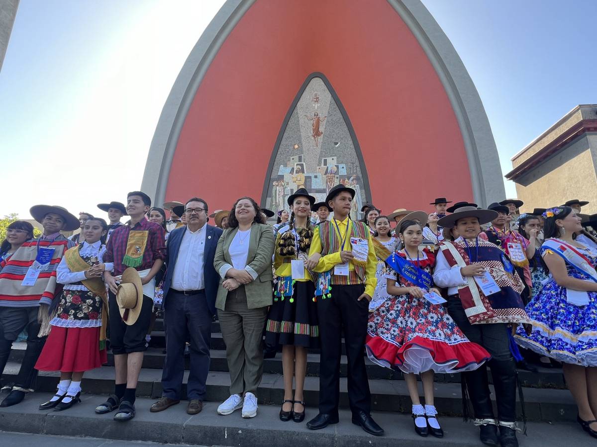 Ñuble se viste de gala en la V Muestra Nacional De Cueca Escolar 2023