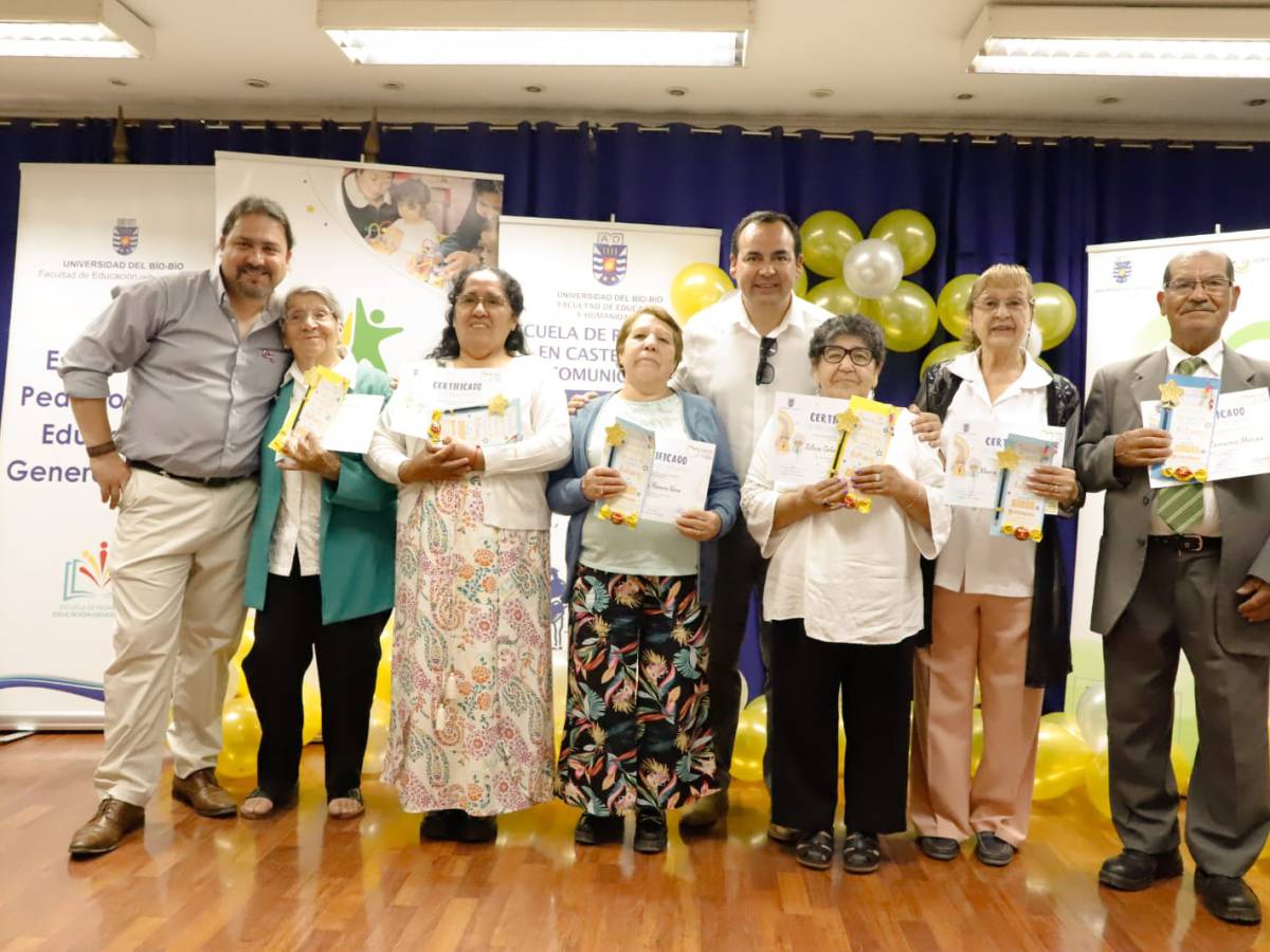 Adultos mayores de Chillán Viejo nivelaron sus estudios