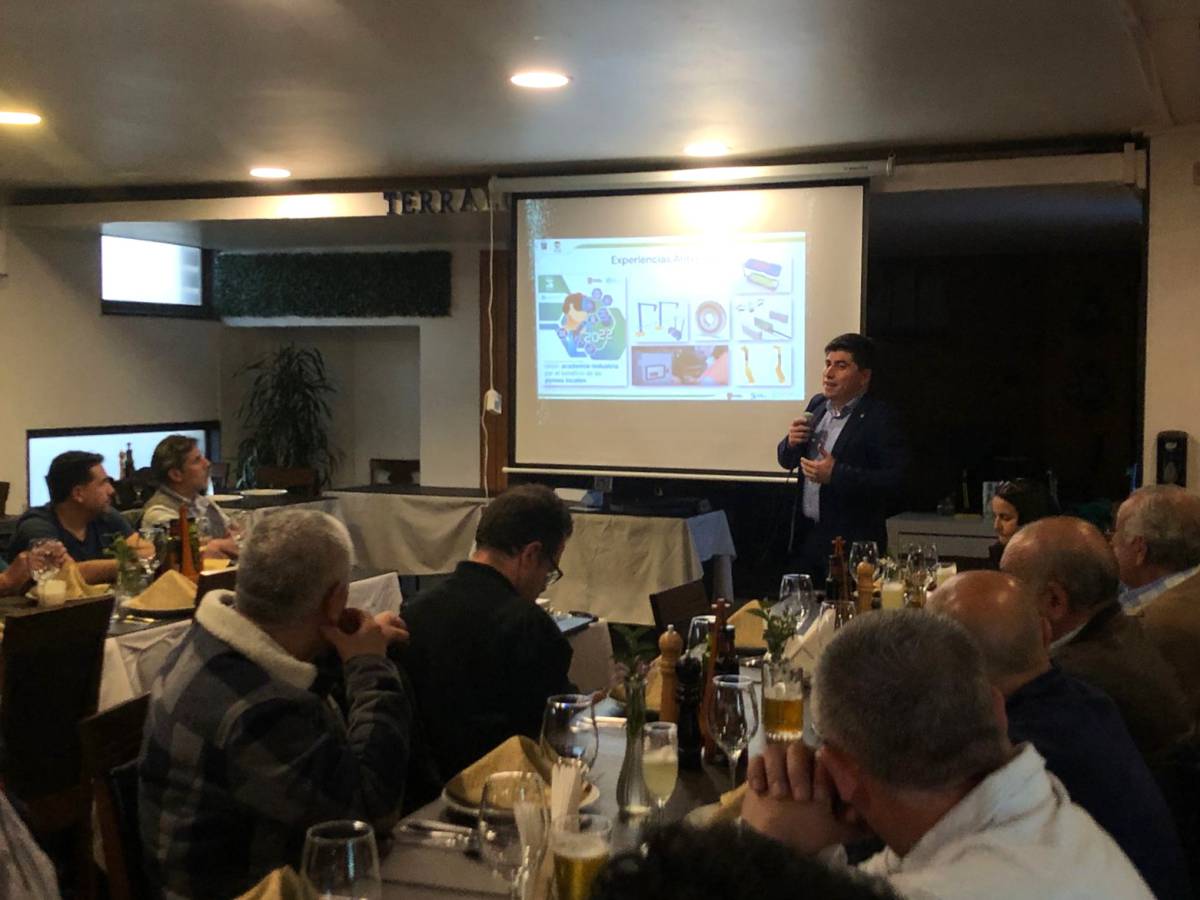 Proyecto FIC “Manufactura Avanzada: Mayor Productividad en Pymes” presentó su trabajo a directorio de AGMET Biobío