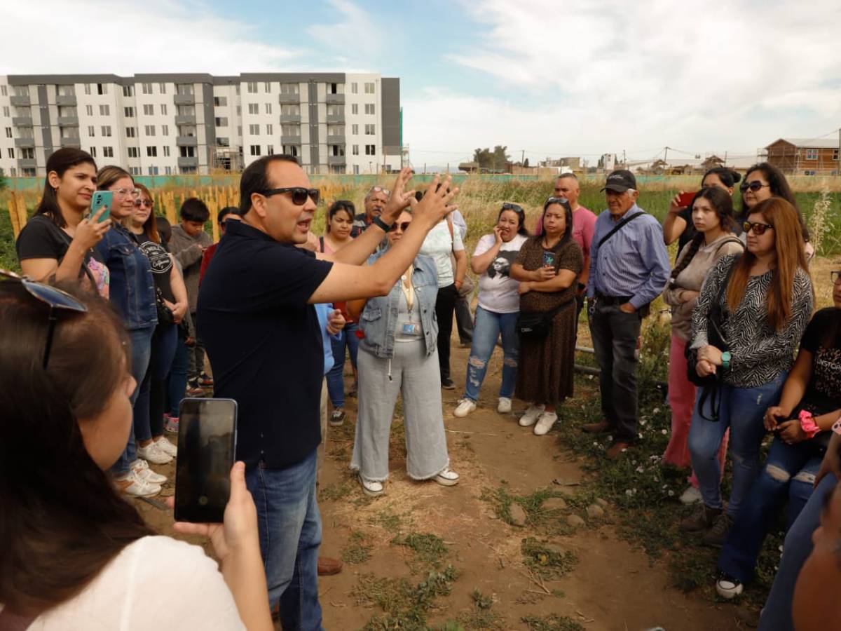 Familia del Comité 28 de Septiembre visitaron terreno Donde se  Construirán Sus Viviendas