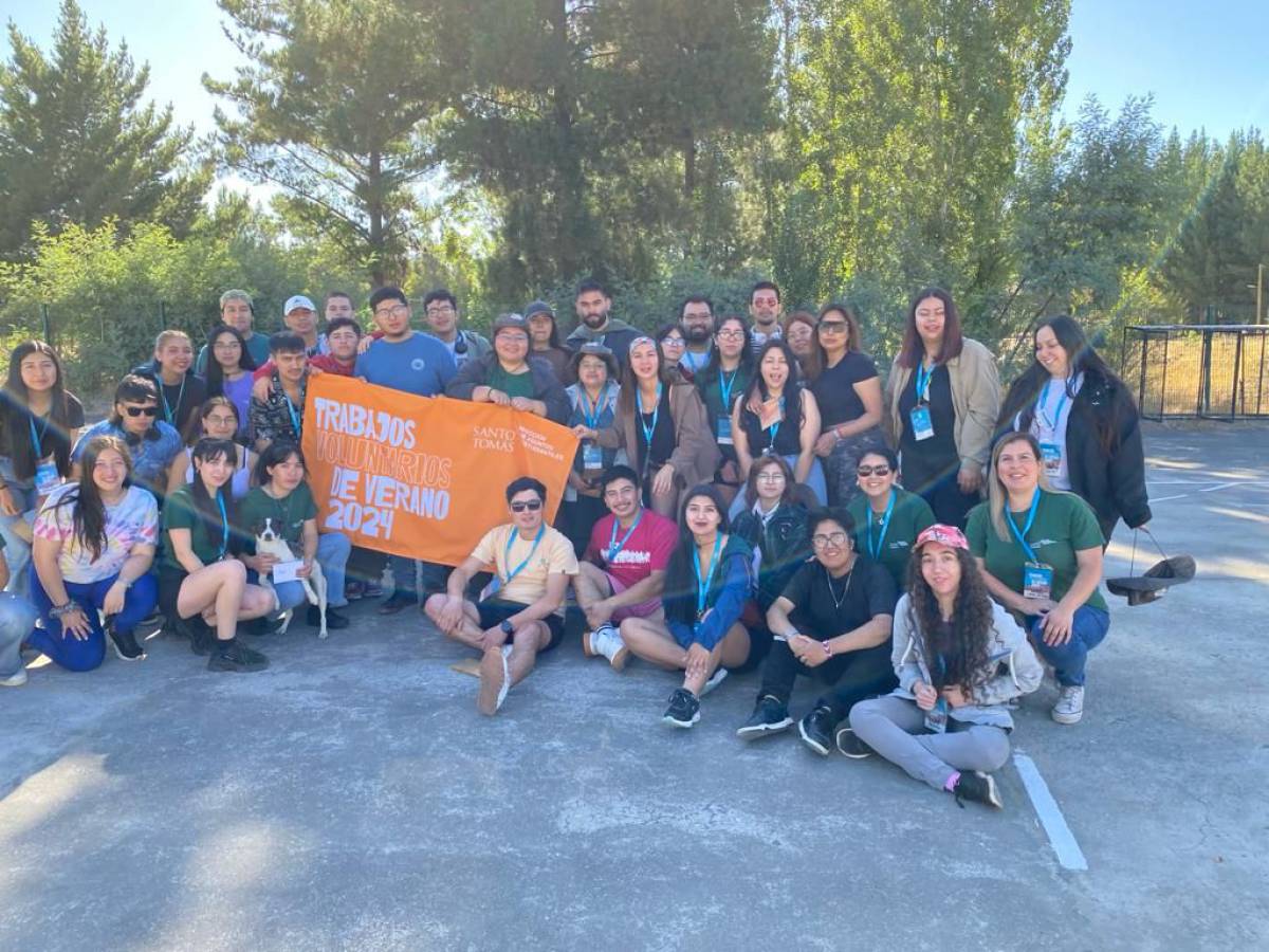 Estudiantes tomasinos apoyaron con acciones de construcción y socio  comunitarias a 27 familias vulnerables en Laja