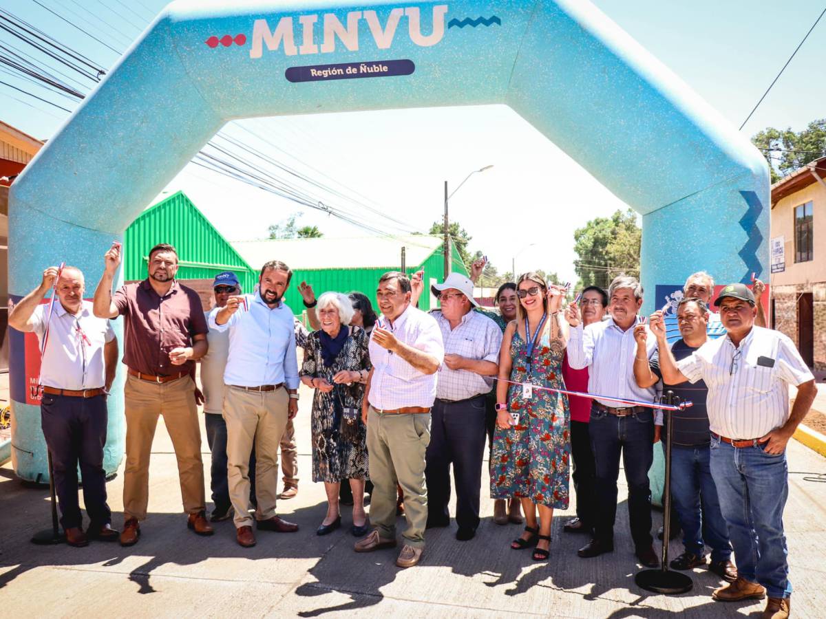 MINVU ÑUBLE INAUGURÓ HISTÓRICA CALLE DE EL CARMEN A TRAVÉS DEL PROGRAMA PAVIMENTACIÓN PARTICIPATIVA