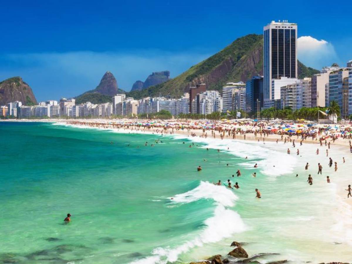 Te vas de vacaciones a Brasil? Esta es la vacuna que debes ponerte antes de subir al avión