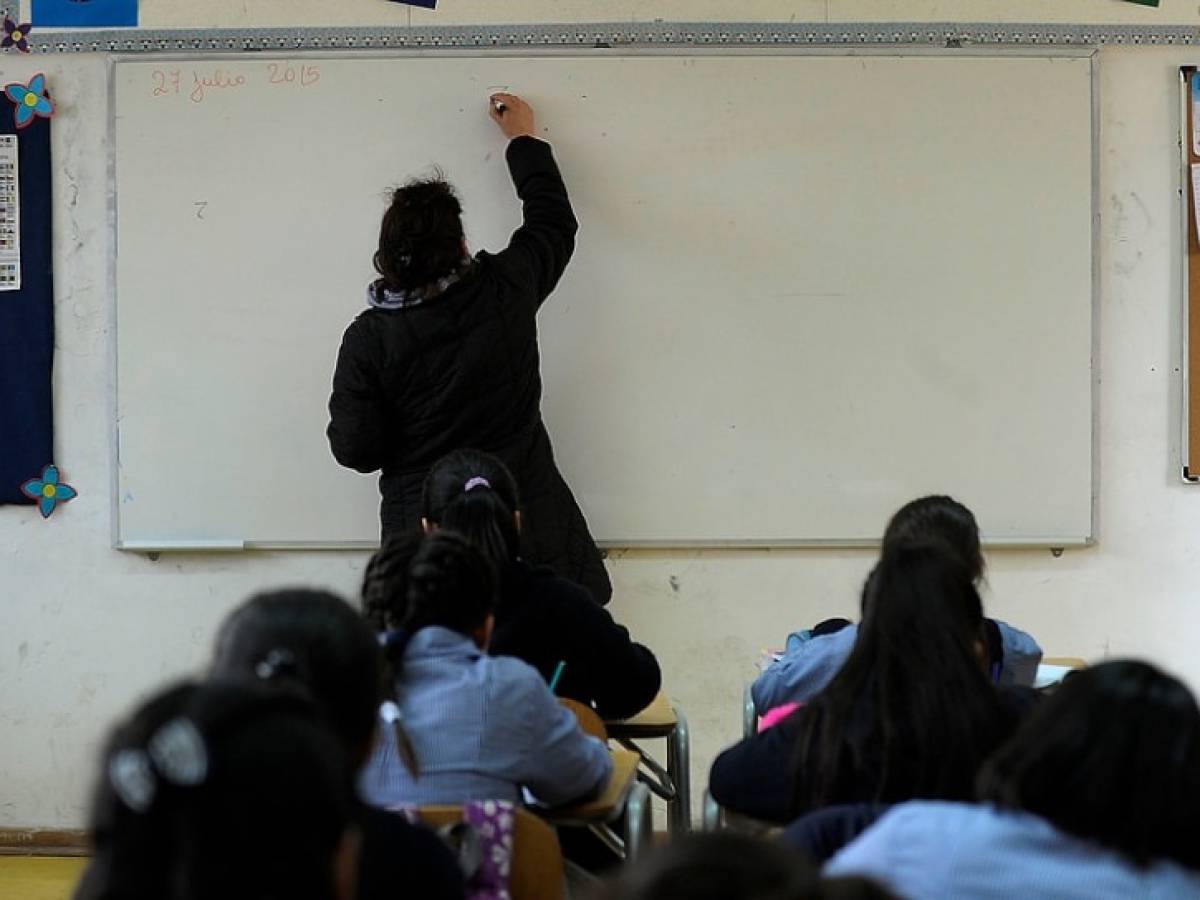 Casi 90% de docentes en Chile declara haber sido víctima de violencia: ¿cómo revertir esta situación? 