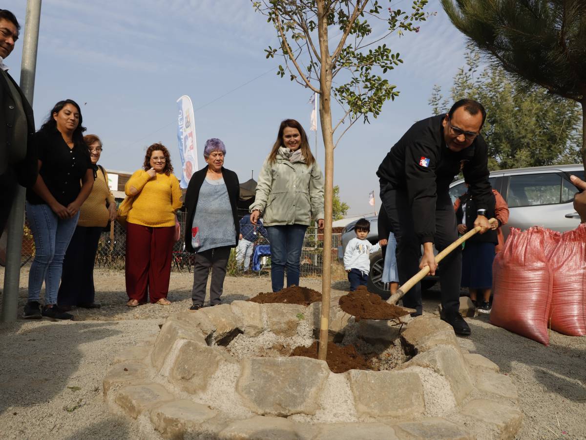 Municipio inauguró renovado equipamiento urbano en Altos del Quillay