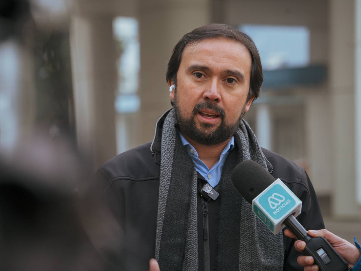 Gobernador Crisóstomo propone un programa de atención domiciliaria y evaluar período de vacaciones de invierno