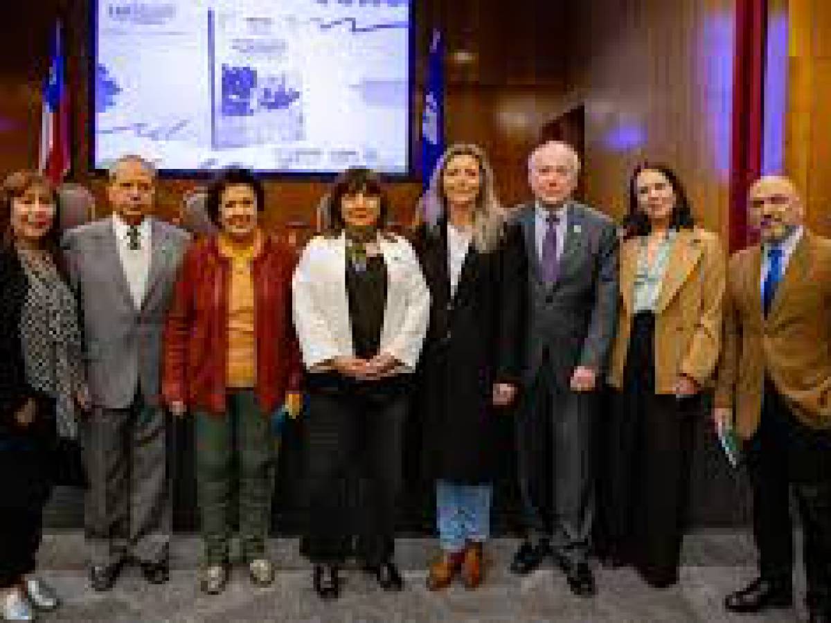 160 años de la Educación Parvularia: Premio Nacional María Victoria Peralta presenta libro sobre la historia de JUNJI